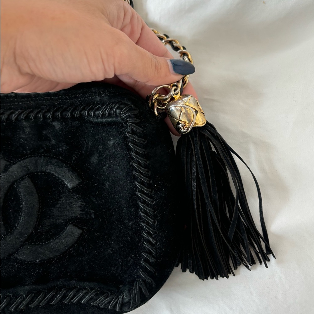 Chanel Vintage Black Suede Tassel Camera Bag - Picture 3 of 6